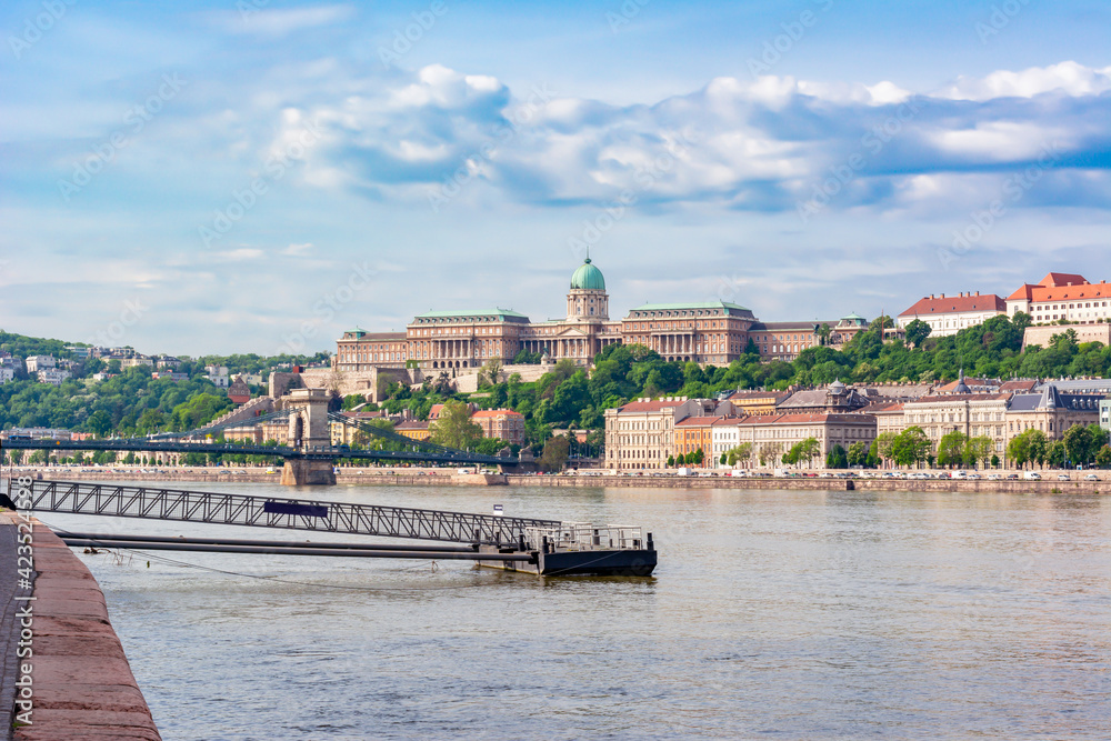 Naklejka premium Royal palace over Danube river, Budapest, Hungary