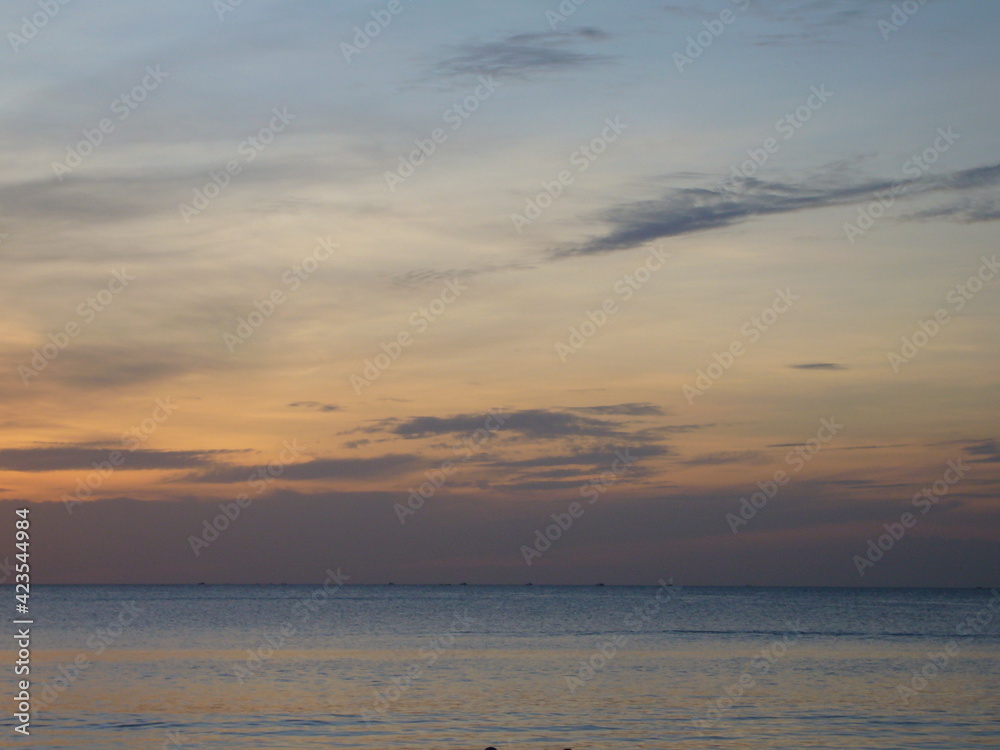 Fototapeta premium sunset over the sea