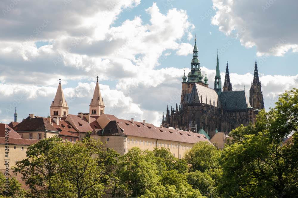 Fototapeta premium Saint Vitus Cathedral in the Prague Castle at good weather in spring 