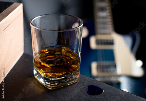 Canvas Print Whiskey Music