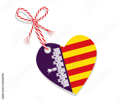 Fahne als Herz  „I Love Mallorca“ mit Kordel-Schleife,
Vektor Illustration isoliert auf weißem Hintergrund
