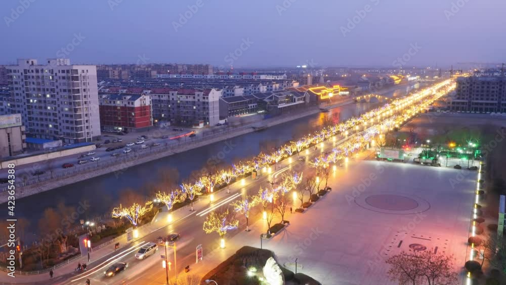 In a busy city, vehicles move quickly on straight highways from day to evening. In a busy city, vehicles move quickly on straight highways from day to evening.