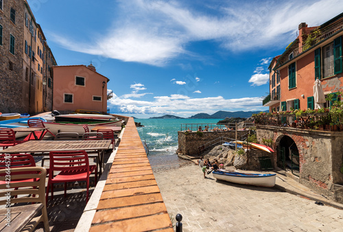 Φωτογραφία Marina of the ancient and small village of Tellaro, tourist resort on the coastline of the Gulf of La Spezia or Gulf of Poets, Lerici municipality, Liguria, Italy, Southern Europe