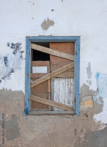 Fényképezés Old wooden boarded up window in abandoned egyptian house