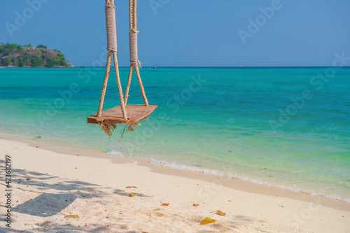 Sea beach atmosphere on Phi Phi Island © anuchit2012