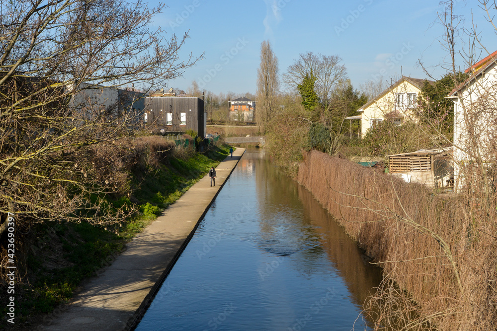 chemin de randonnée, rivière, L’Orge, Viry Chatillon, Essonne, 91 chemin de randonnée, rivière, L’Orge, Viry Chatillon, Essonne, 91
