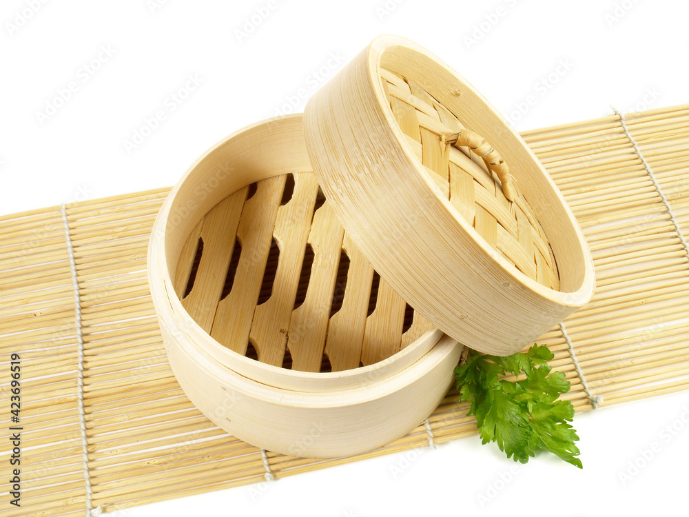 Bamboo Steamer Dim Sum Korb mit Deckel Stock Photo Adobe Stock