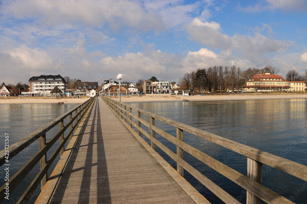 Ostseeheilbad Haffkrug; Seebrücke, Strand und Uferpromenade