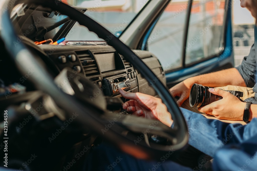 Obraz premium driving a car
