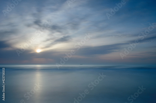 Wallpaper Mural sunset over the sea Torontodigital.ca