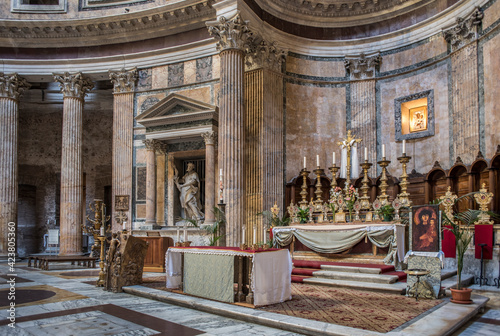 Quadro em tela The Pantheon alter