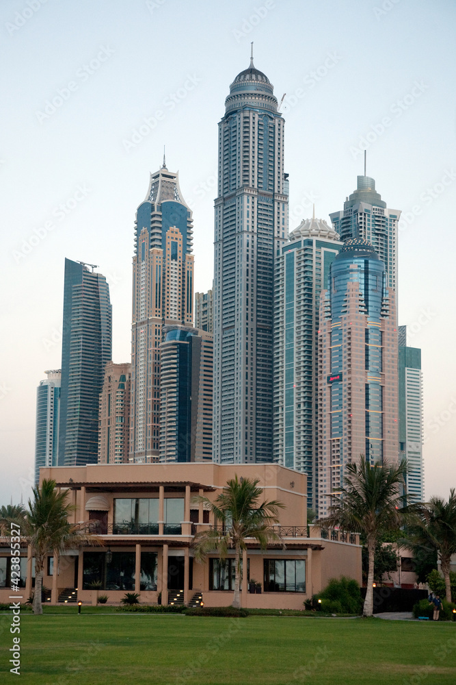 Obraz premium modern skyscrapers on the bank of the Persian Gulf in Dubai