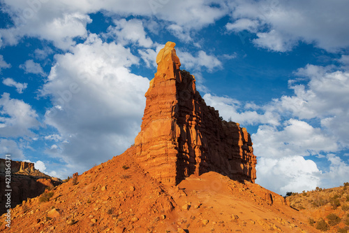 USA, New Mexico, Abiquiu, Red sandstone rock formation