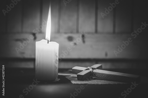 Принти на полотні Candle and wooden cross