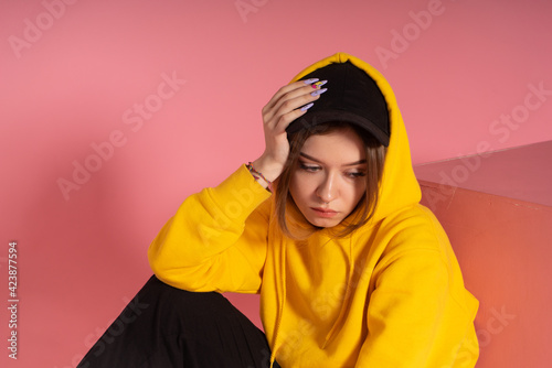 Sad woman sits © vkfoto