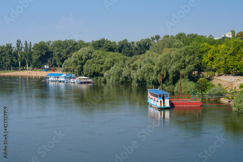 Obraz na płótnie Dniester river and embankment with a beach in Tiraspol, Transnistria (Moldova) w salonie