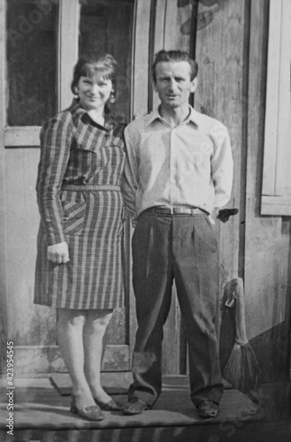 old vintage photograph couples in love