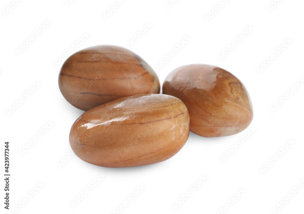 Obraz premium Fresh raw jackfruit seeds on white background