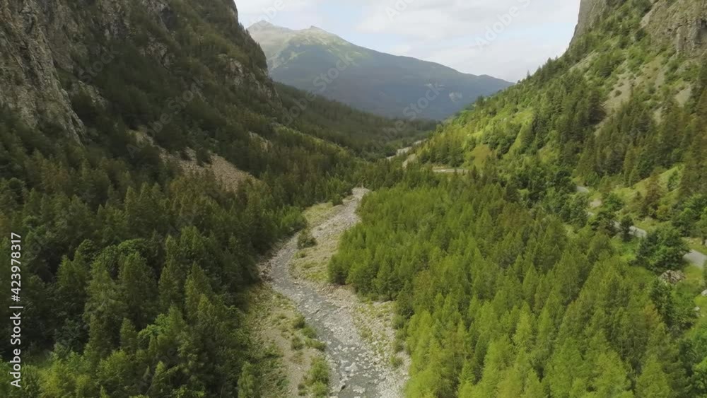 Fleuve et  montagnes (Alpes françaises, Ecrins)