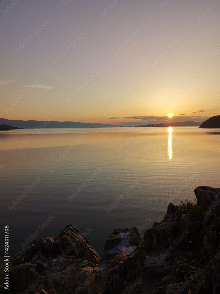 Fototapeta premium sunset over the sea