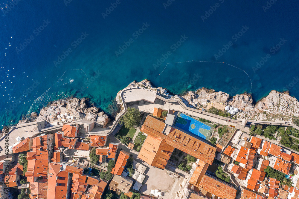 Φωτογραφία Aerial overhead view of basketball court by Crkva sv