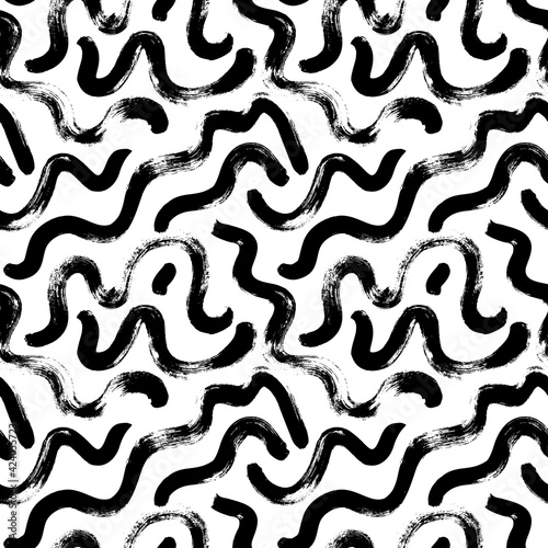 Hand drawn organic irregular wavy lines, vector seamless patten. Black and white organic shapes texture. Abstract maze or mosaic. Biological grunge squiggle lines, structure of natural cells.