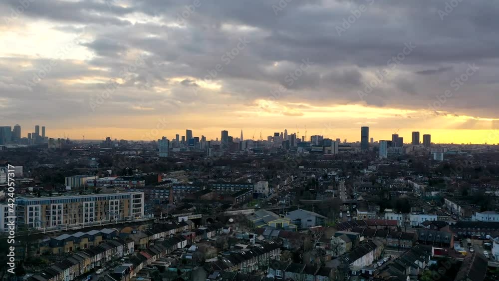 LONDON CITYSCAPE TIME LAPSE, HYPER LAPSE AT SUNSET DRONE VIEW LONDON CITYSCAPE TIME LAPSE, HYPER LAPSE AT SUNSET DRONE VIEW