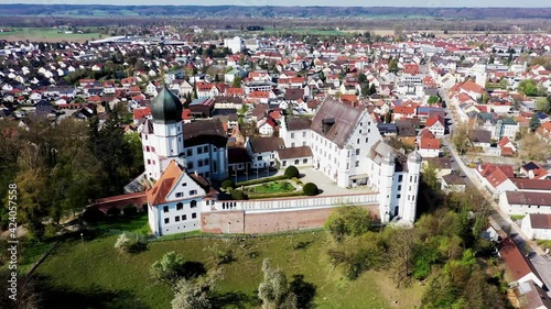 Drohnen Video vom Vöhlinschloss in Illertissen    photo