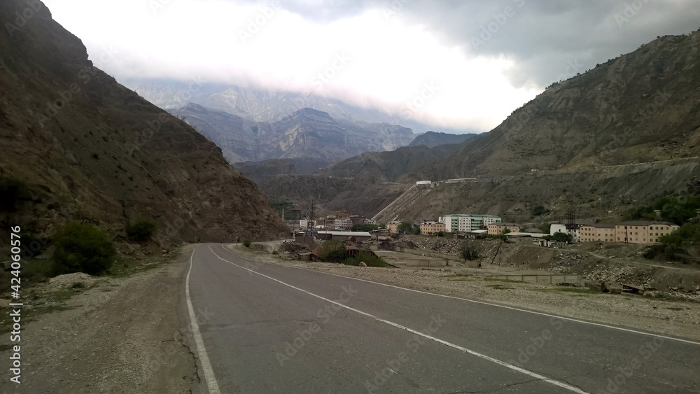 Naklejka premium mountain road