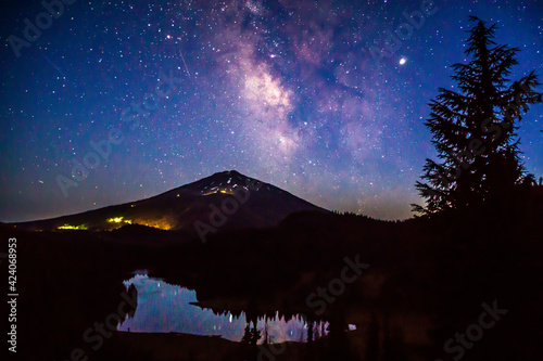 Milkyway over Mt. Bachelor