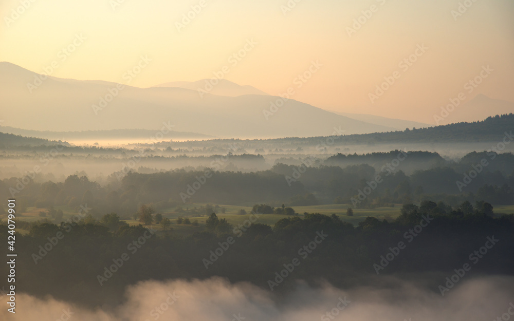 Obraz premium sunrise in the mountains