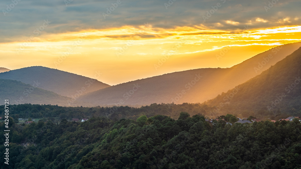 Obraz premium sunrise over the mountains