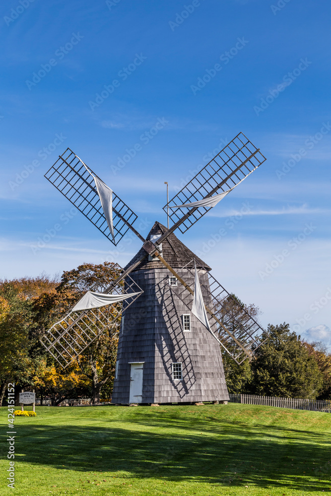 Obraz premium typical classical vintage mill