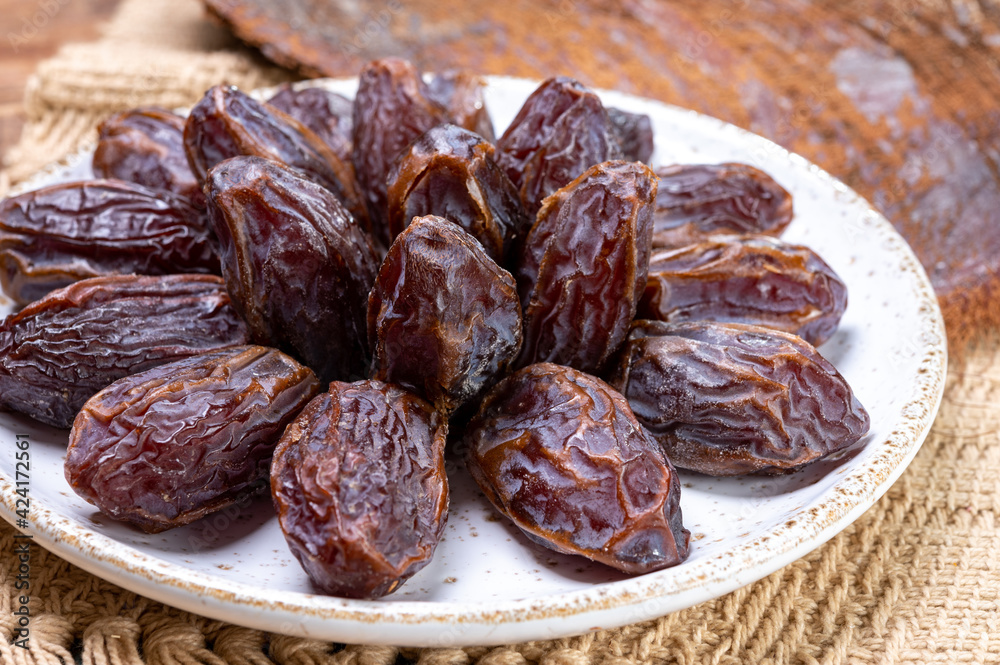 Dried sweet sugar free dates medjoul fruits from Israel Dried sweet sugar free dates medjoul fruits from Israel