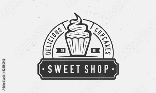 Sweet Shop logo concept. Delicious Cupcake. Banner template for bakery, sweet shop, cafe. Sweet shop emblem with vintage cupcake. Trendy hipster design. Cupcake, Muffin logo. Vector illustration