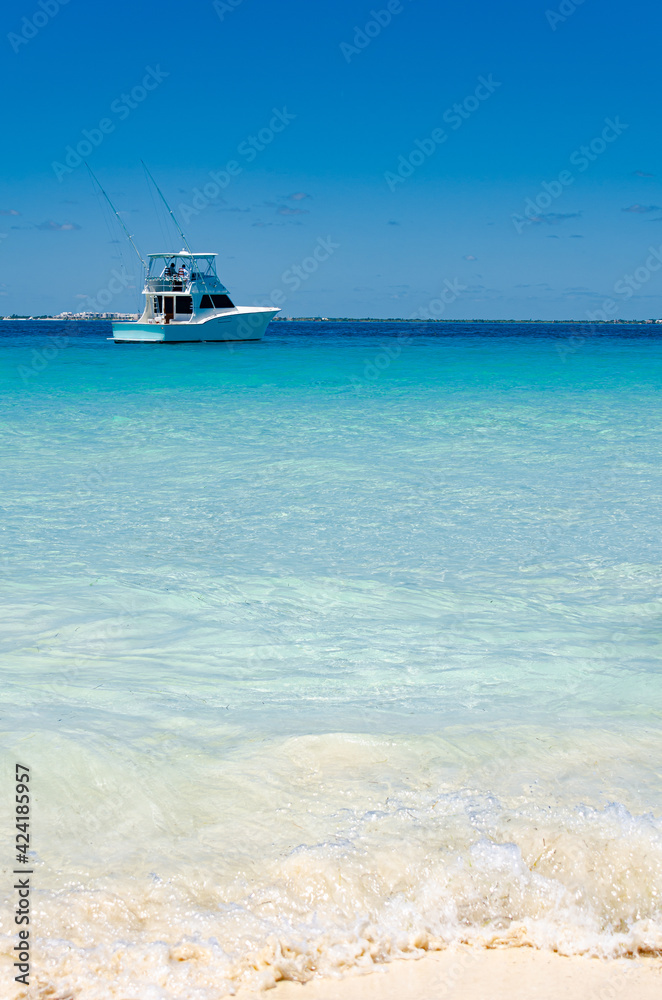Hatteras yacht in mexican caribbean Hatteras yacht in mexican caribbean