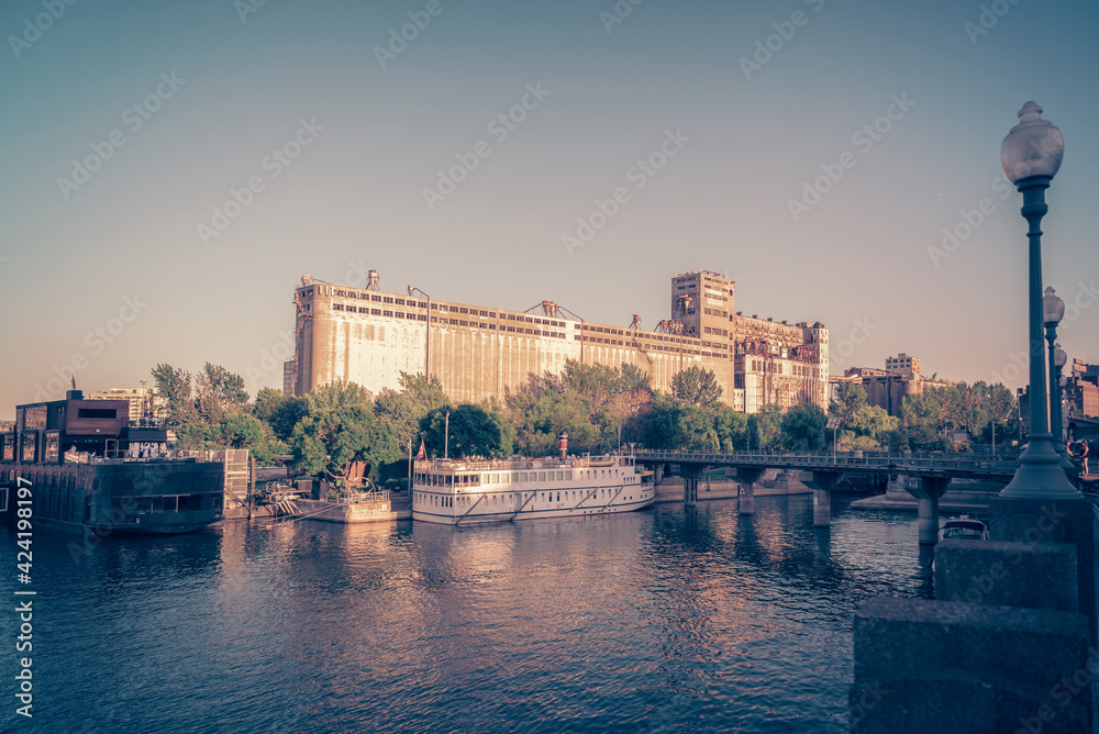 Fototapeta premium Silo n°5, an iconic abandoned building on the old port of Montreal, Quebec, Canada