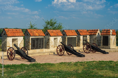 Obraz na płótnie Defensive cast iron cannons in the Bendery fortress in Bender, Transnistria (Moldova) w salonie