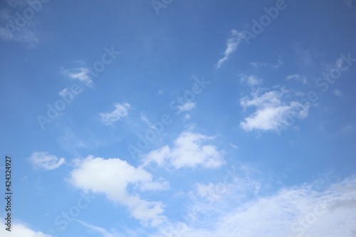Fototapeta Naklejka Na Ścianę i Meble -  clear blue sky with white clouds