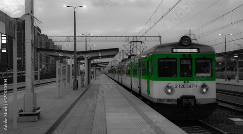 The green train at the Warszawa Główny station