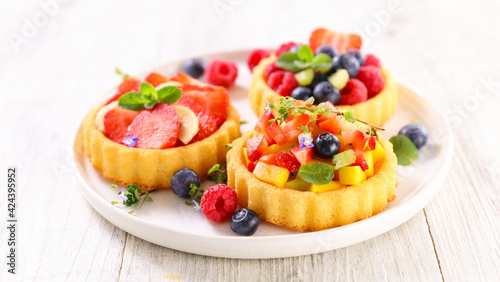 fruit tart- assorted of fruit cake
