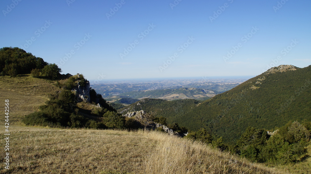 Vista dal sentiero a Poggio San Romualdo nelle Marche