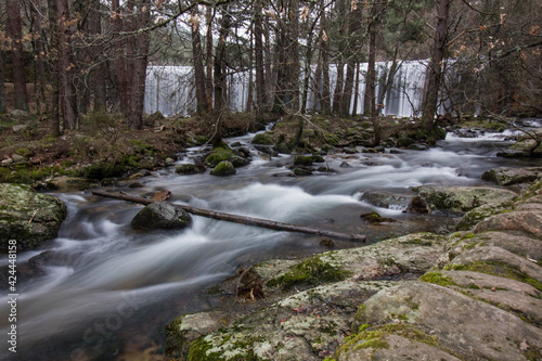 фотографія Río Lozoya bajando de la Presa del Pradillo. Sierra de Guadarrama