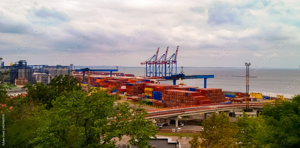Sea cargo port