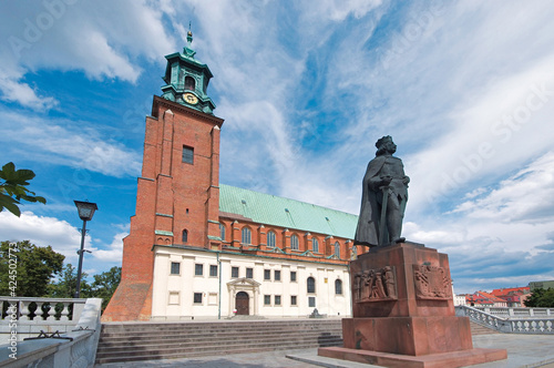 Royal Gniezno Cathedral and statue of Boleslaw Chrobry, Poland © Pawel