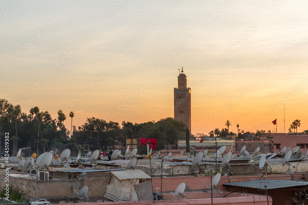 Restaurante, Plaza, Monumento, Gente, Calle o Arte en la ciudad de Marrakech en el pais de Marruecos