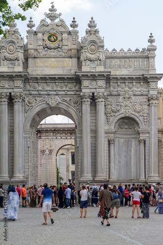 Palacio de Dolmabahçe, barrio de Kabatas, ciudad de Estambul, pais de Turquia photo