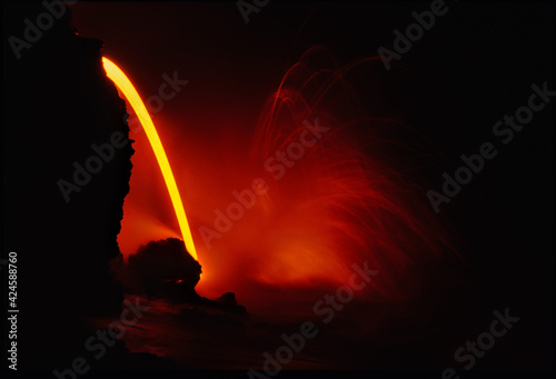 Obraz na płótnie Coulées de lave du volcan Kilauea à Hawaii w salonie