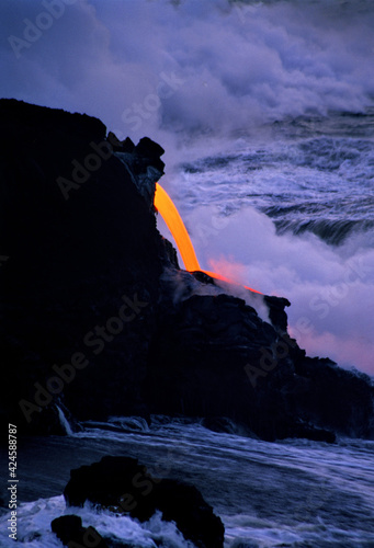 Obraz na płótnie Coulées de lave du volcan Kilauea à Hawaii w salonie