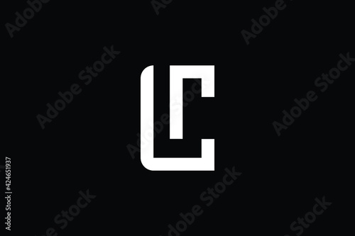 CL logo letter design on luxury background. LC logo monogram initials letter concept. CL icon logo design. LC elegant and Professional letter icon design on black background. L C CL LC